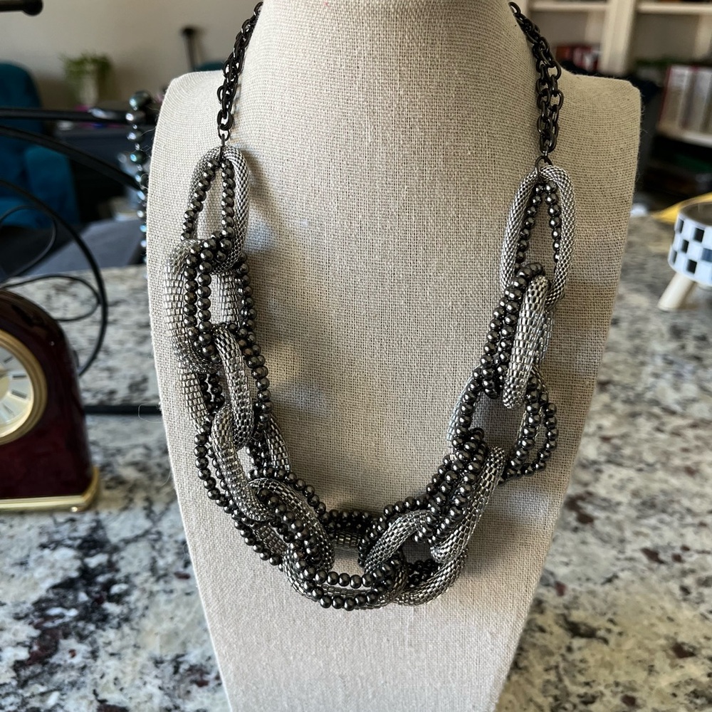 N198 NWT black and grey mesh link necklace